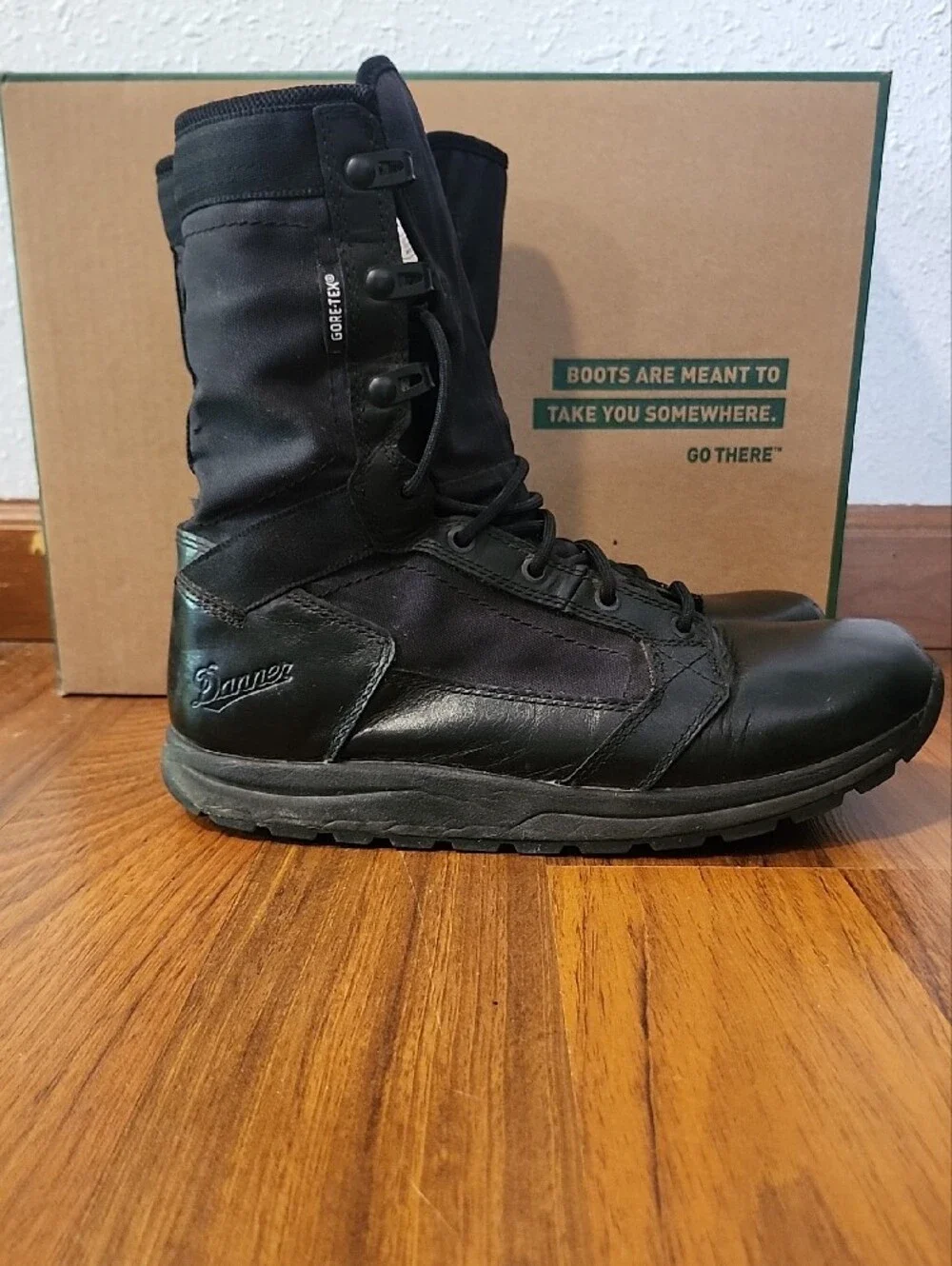 Danner Men's Size 9 Black GORE-TEX Waterproof Tactical Leather Boots